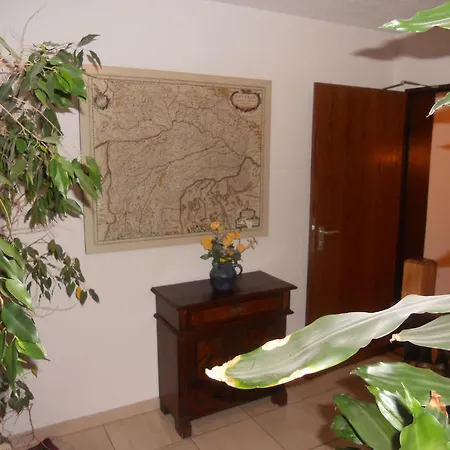Appartementhaus Uttenthaler Апартаменты *